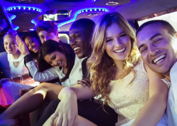 The Benefits of Hiring a Professional Limo Service for Your Prom Night