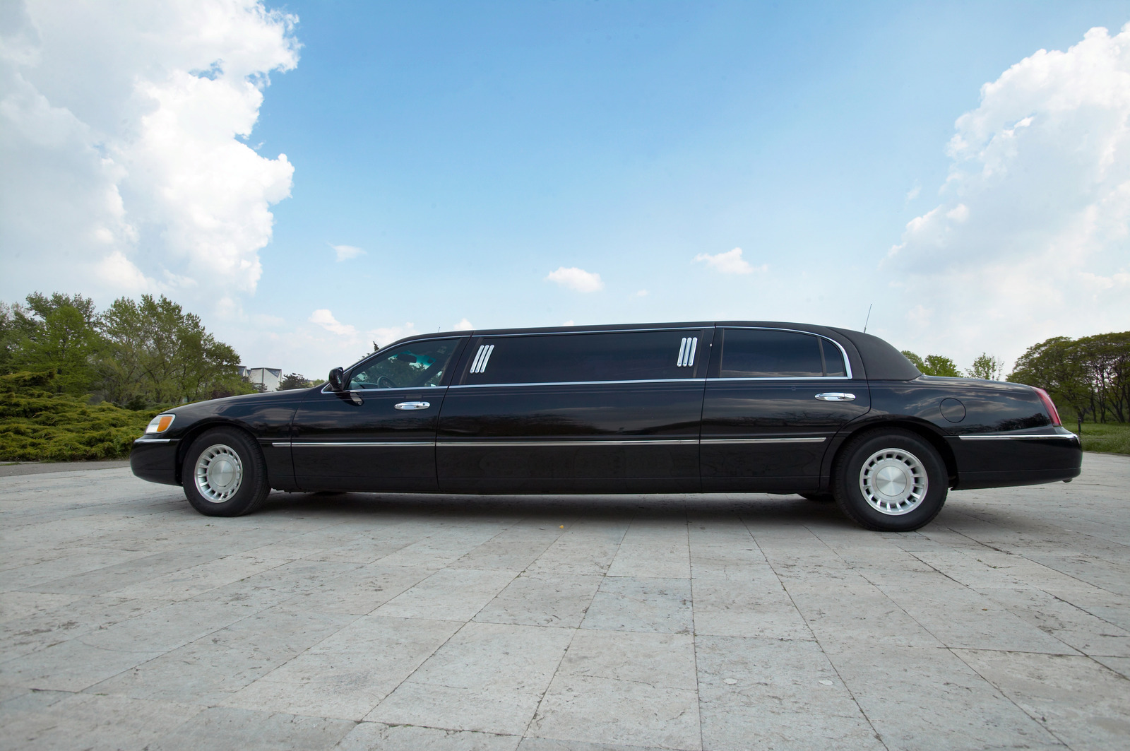 Limousine Services in Littleton by Eddie Limo