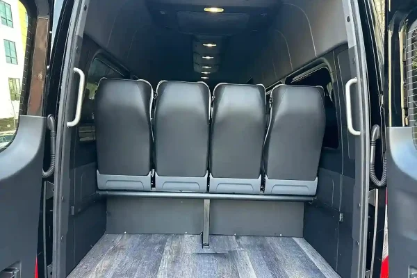 Mercedes-Benz-Sprinter-2